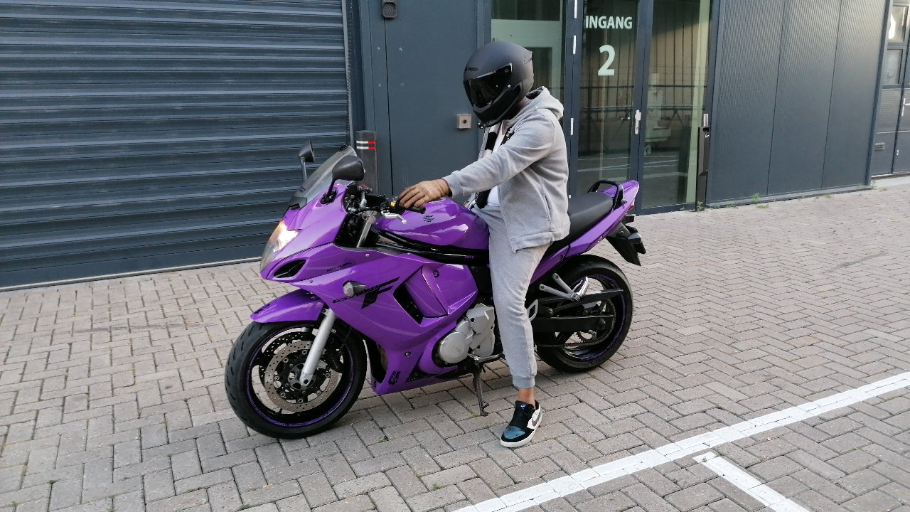 Load video: Motor wrappen | Suzuki GSX-F 650 motor wrap | Jouw motor customizen bij Mxdcustoms